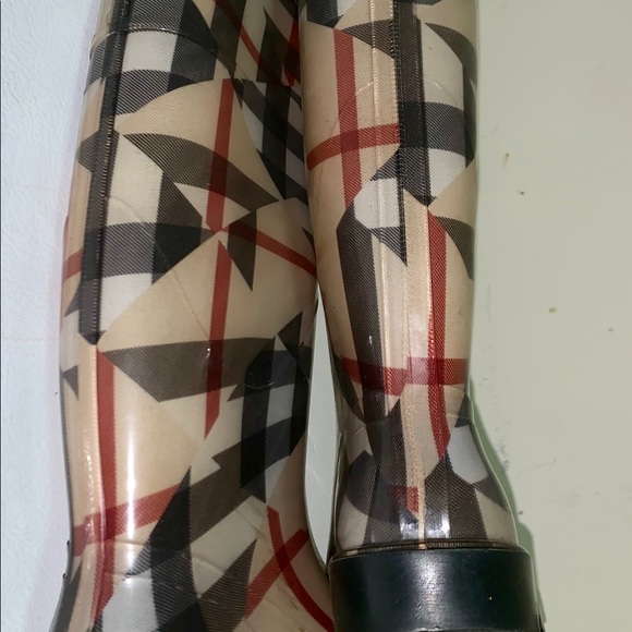 Burberry Rain Boots  Size 36 - Picture 5 of 8